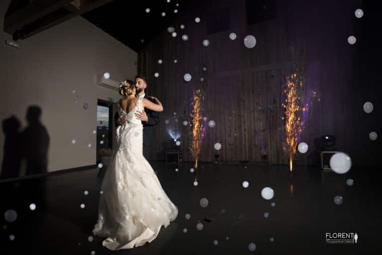 mariés magiques dansent avec les bulles florent studio photographe boulogne sur mer lille le touquet paris marseille