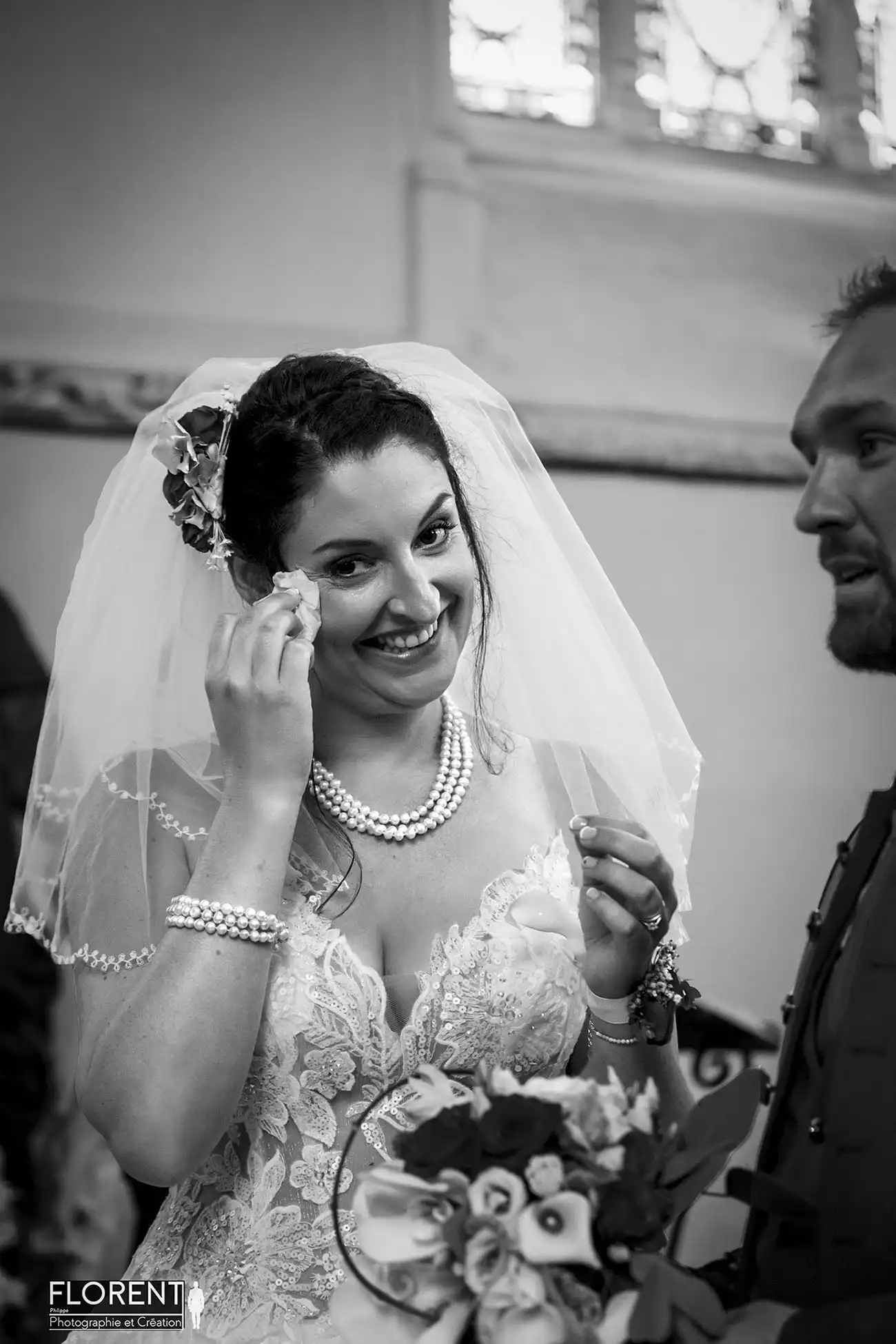 mariage lille etaples les pleures de joie de la mariée dans l'église florent studio boulogne sur mer paris le touquet saint omer