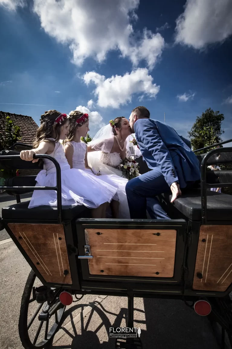photographe mariage lille de maries en famille sur le carrosse magique baises des mariés florent studio boulogne sur mer le touquet paris saint omer
