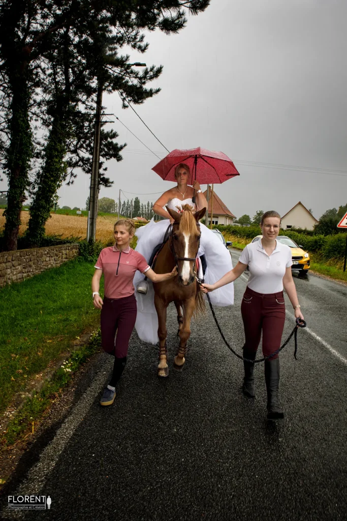 fantastique mariee à cheval sous la pluie et orage mariage boulogne sur mer desvres florent photographe lille le touquet paris calais arras saint omer