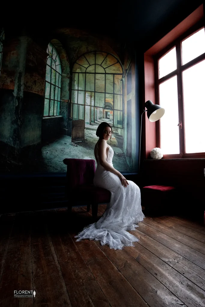 superbe pose mariee boulogne sur mer arras assise romantique plancher lueur fenetre florent photographe lille le touquet saint omer calais