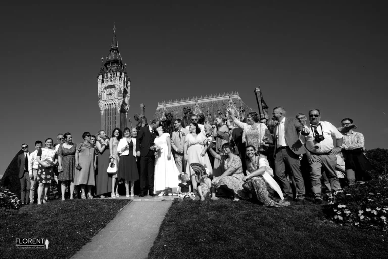 photo folle mariage famille et maries devant bourgeois de calais florent studio calais boulogne sur mer lille le touquet saint omer paris