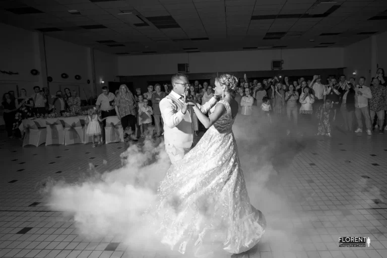 superbe-mariage-marquise-calais-danse-des-epoux-avec-fumee-heureux-florent-studio-photographe-boulogne-sur-mer-lille-le-touquet-paris-saint-omer-arras-dunkerque