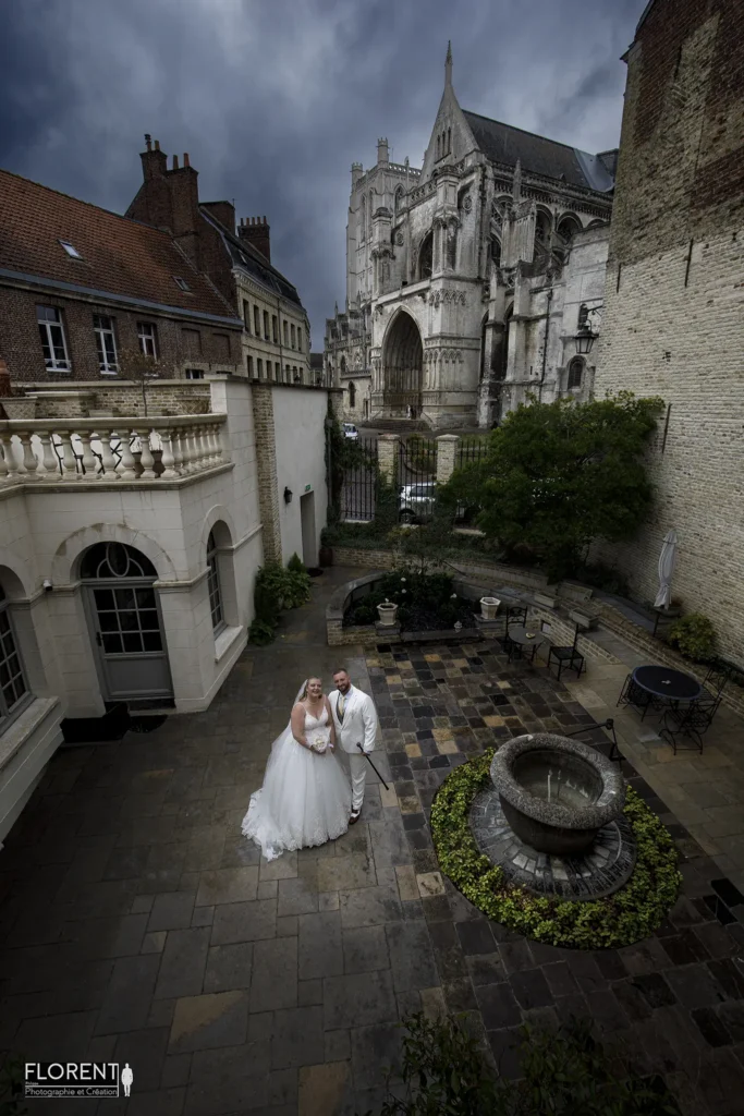 mariage-magique-saint-omer-vue-sur-la-cathedrale-sous-la-pluie-bailli-florent-studio